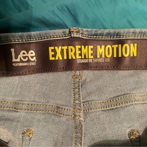 Lee Extreme Motion straight fit jeans men’s size 38x32